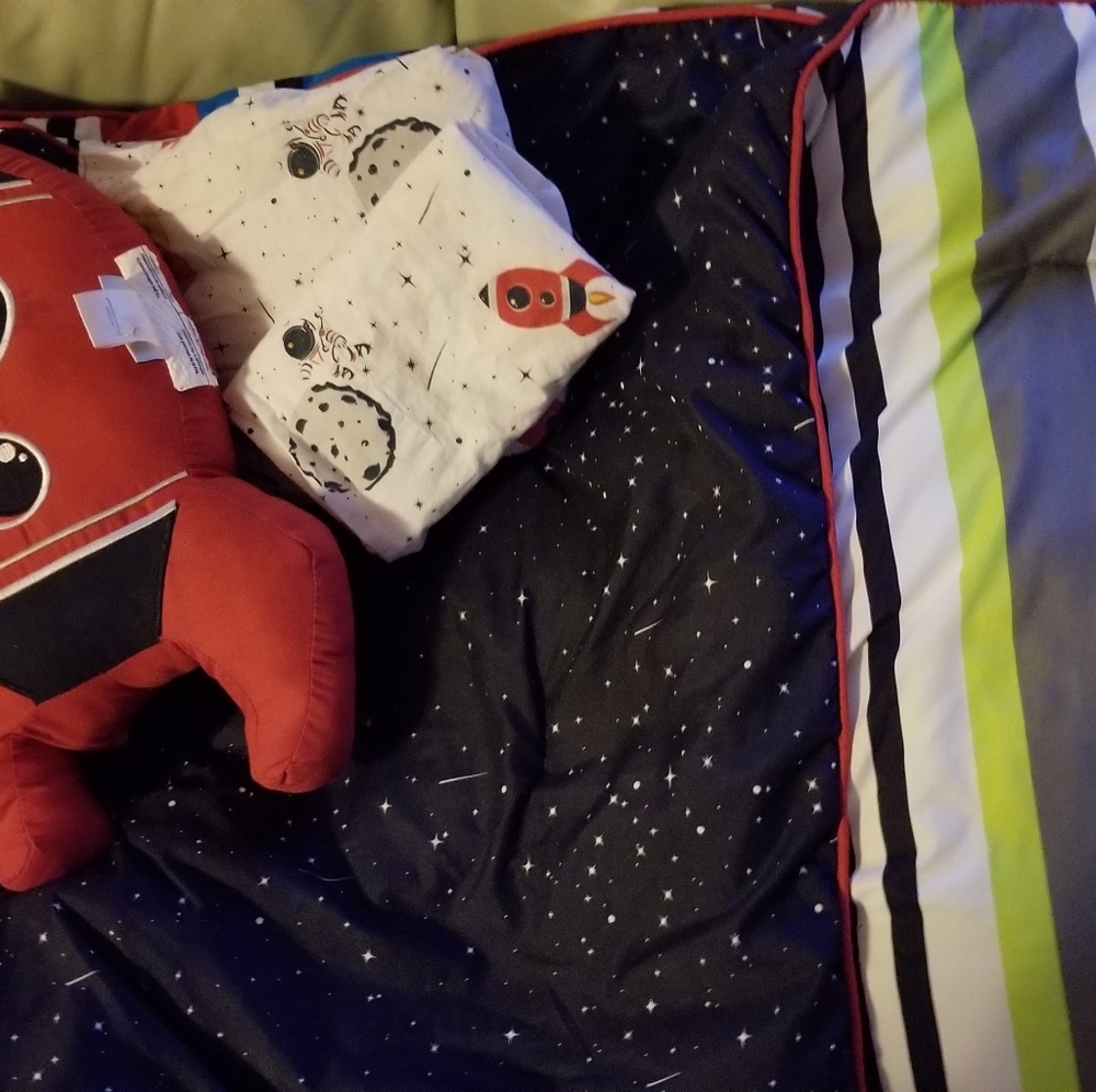 Twin Comforter Set